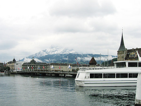 Angelegte Schiffe in Luzern Fotos