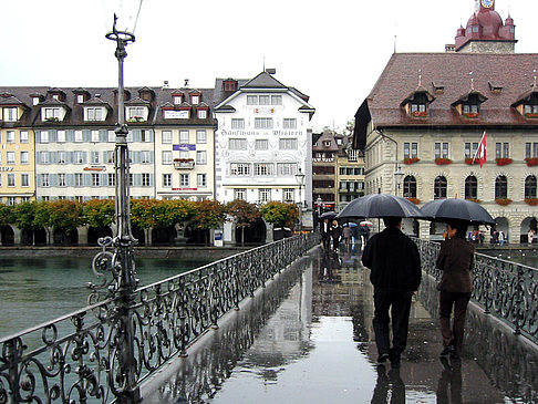 Foto Gebäude am Wasser - Luzern