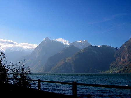 Der Gotthard aus dem Auto Fotos