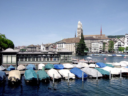 Angelegte Boote Foto 